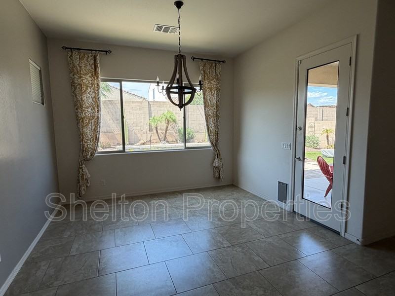 20516 W Legend Trl - Photo 2 of 8