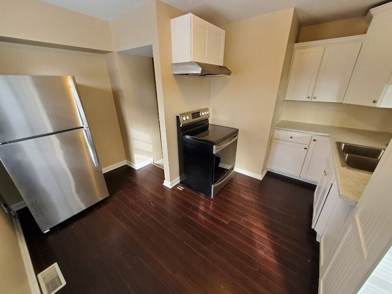 3216 1st St - Photo 3 of 10