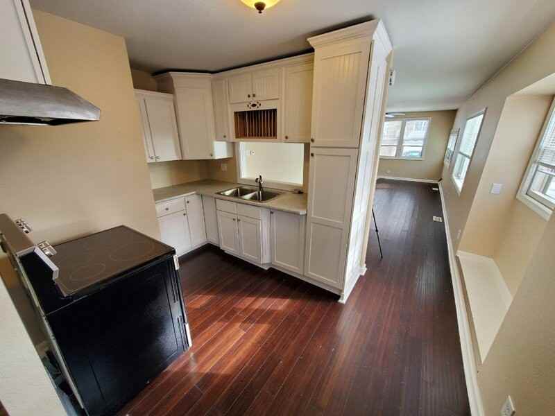 3216 1st St - Photo 4 of 10