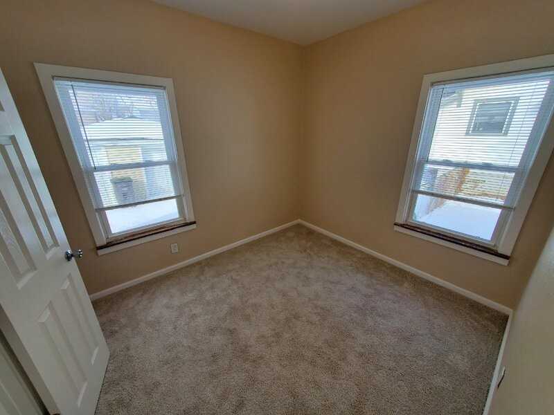 3216 1st St - Photo 6 of 10