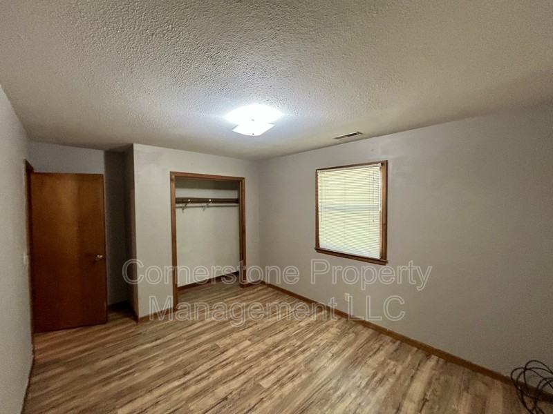 1236 Spruce St - Photo 5 of 7