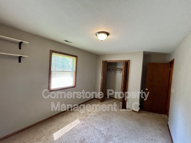 1236 Spruce St - Photo 6 of 7