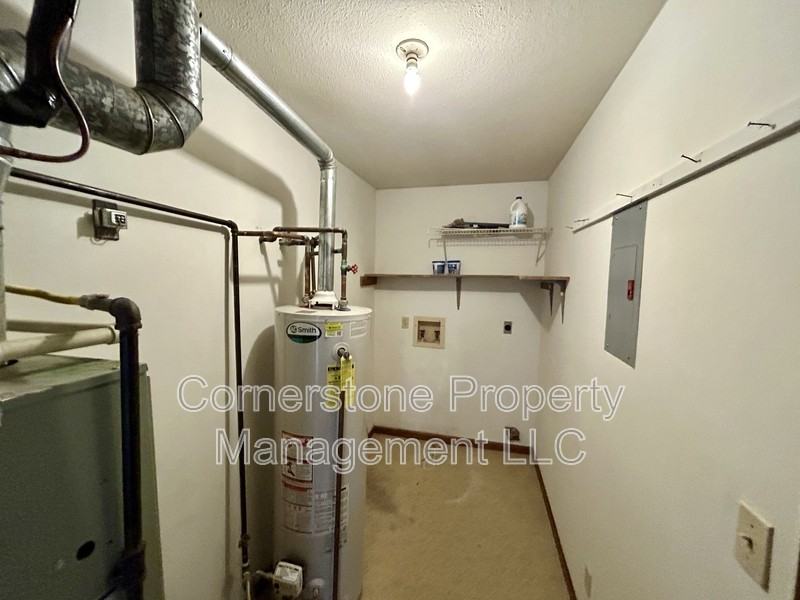 1236 Spruce St - Photo 7 of 7