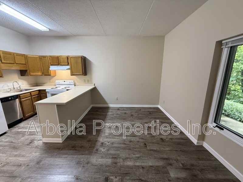 420 W Jackson Blvd #28 - Photo 6 of 14