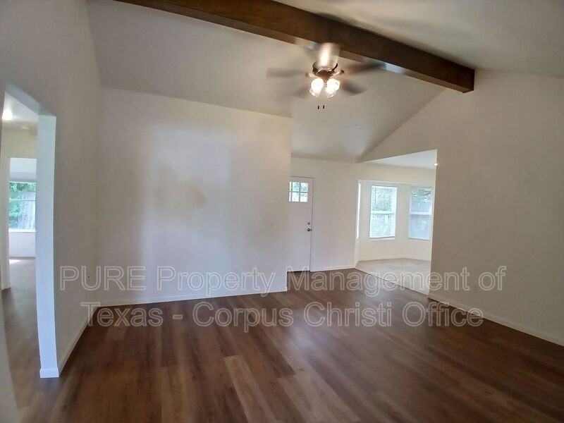 2725 Allencrest Dr - Photo 5 of 42