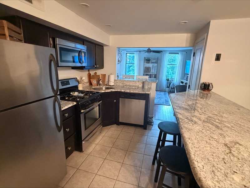 1437 E Passyunk Ave - Photo 2 of 8