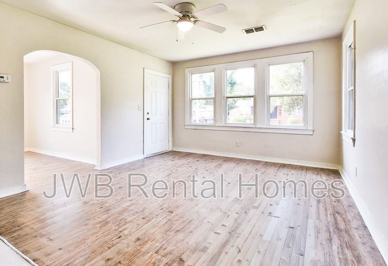 505 E 58th St - Photo 6 of 11