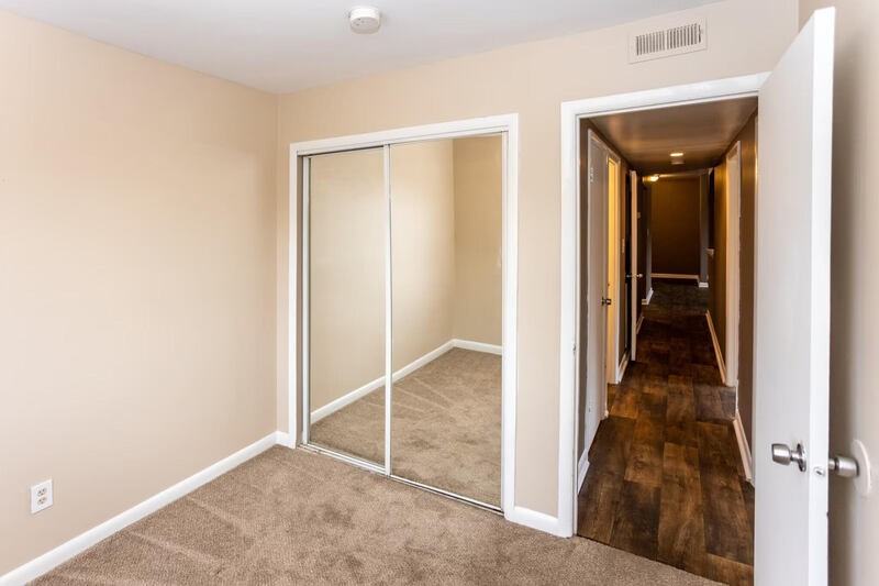 2627 Wimpole Ave - Photo 2 of 9