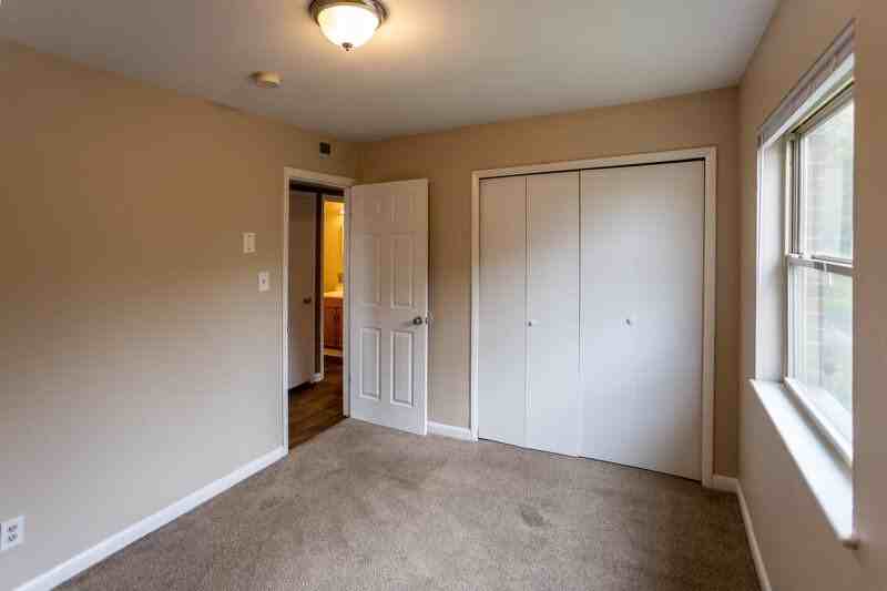2627 Wimpole Ave - Photo 3 of 9