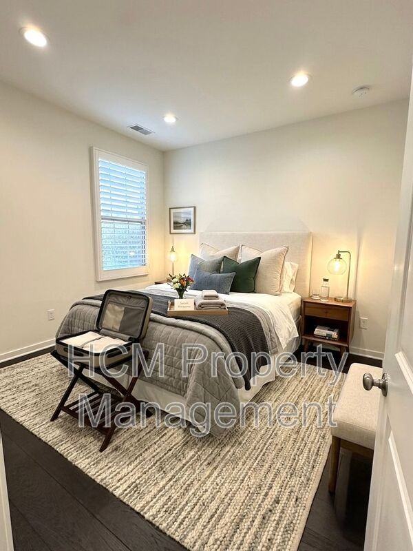 61 Tallowood - Photo 3 of 24