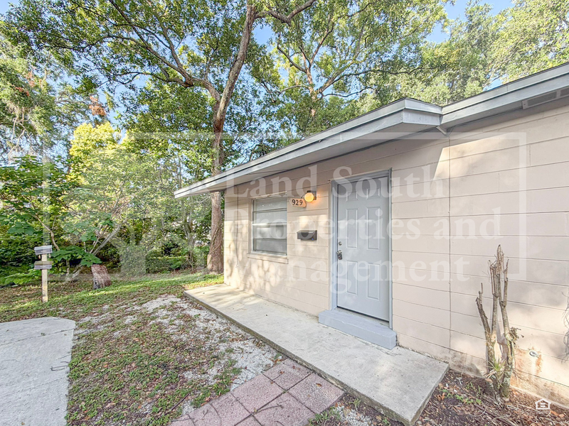 929 Lexington St