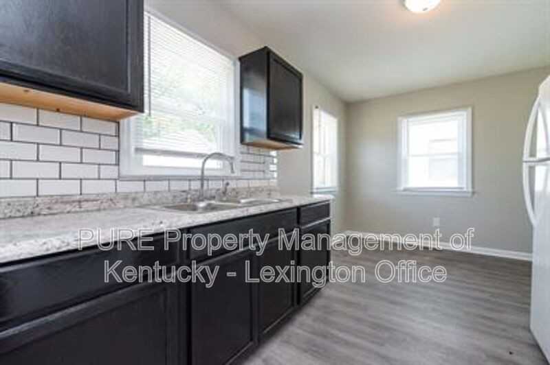 817 Marcellus Dr - Photo 6 of 31