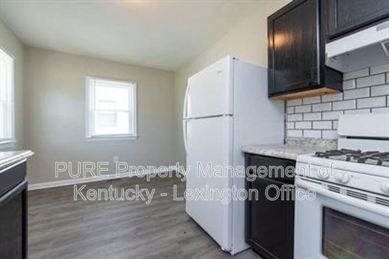 817 Marcellus Dr - Photo 7 of 31