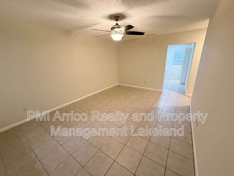 702 W Park St #702 - Photo 2 of 9