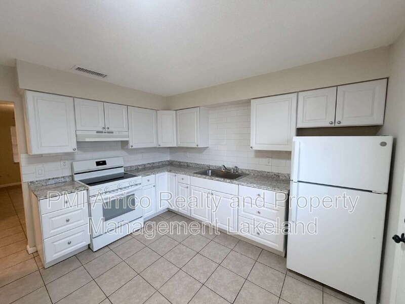 702 W Park St #702 - Photo 3 of 9