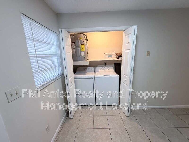 702 W Park St #702 - Photo 7 of 9
