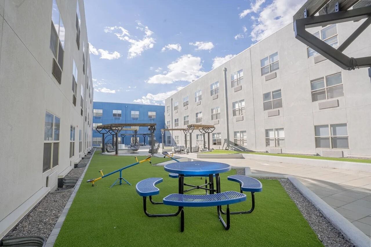 The Onyx at 695 - Photo 6 of 17