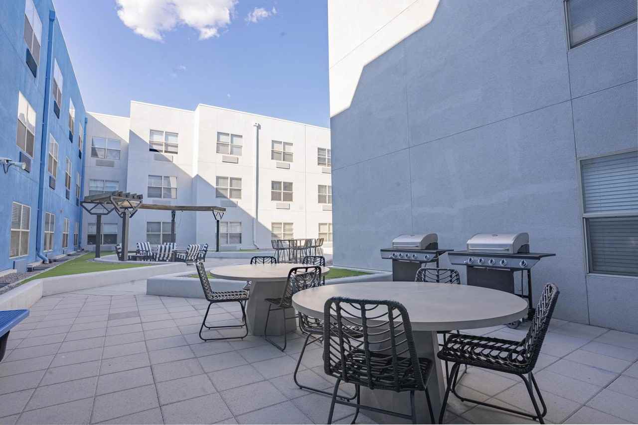 The Onyx at 695 - Photo 7 of 17
