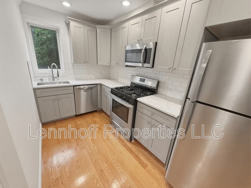 14 Pompeii St - Photo 3 of 5