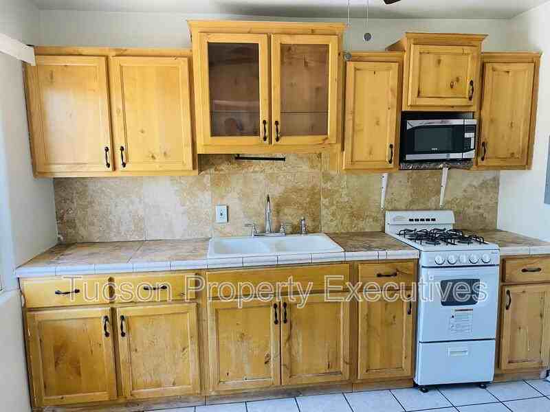 208 W Ventura St - Photo 2 of 9