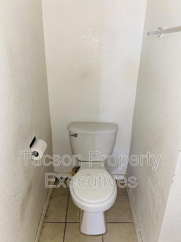 208 W Ventura St - Photo 4 of 9