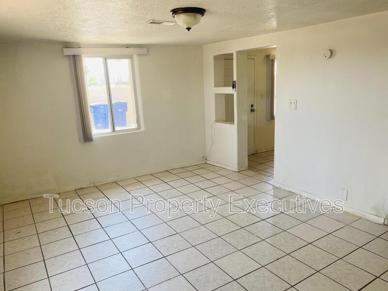 208 W Ventura St - Photo 5 of 9