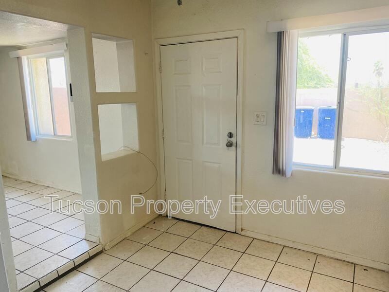 208 W Ventura St - Photo 6 of 9