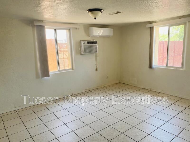 208 W Ventura St - Photo 7 of 9