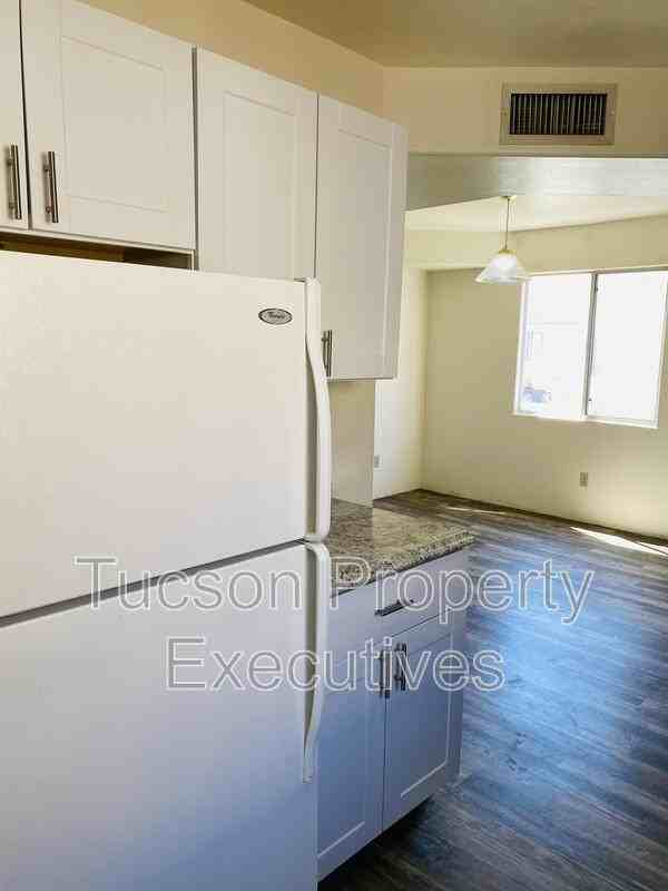 3319 E Presidio Rd - Photo 2 of 19
