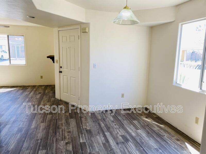 3319 E Presidio Rd - Photo 7 of 19