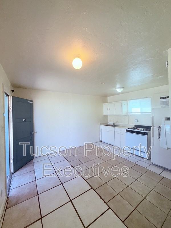 1435 E Benson Hwy - Photo 2 of 10