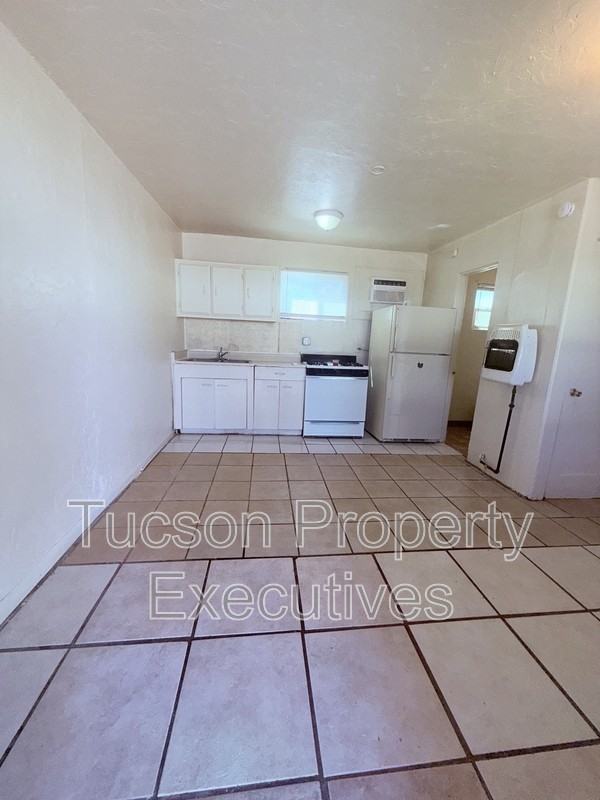 1435 E Benson Hwy - Photo 4 of 10