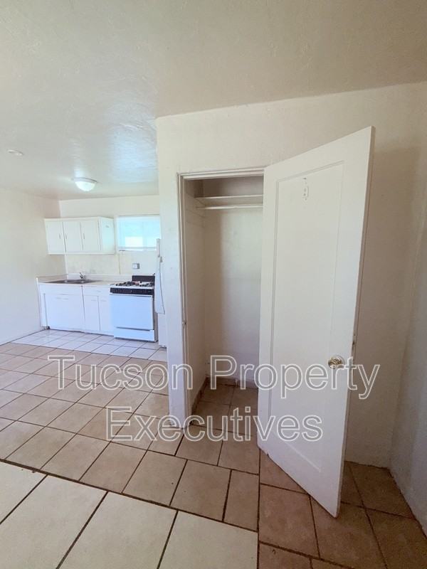 1435 E Benson Hwy - Photo 5 of 10