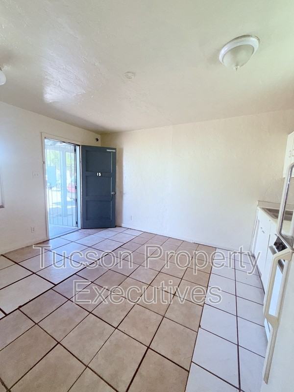 1435 E Benson Hwy - Photo 7 of 10