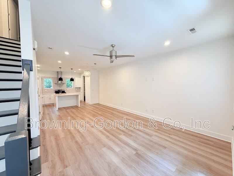 805 Cherokee Ave #4 - Photo 3 of 15