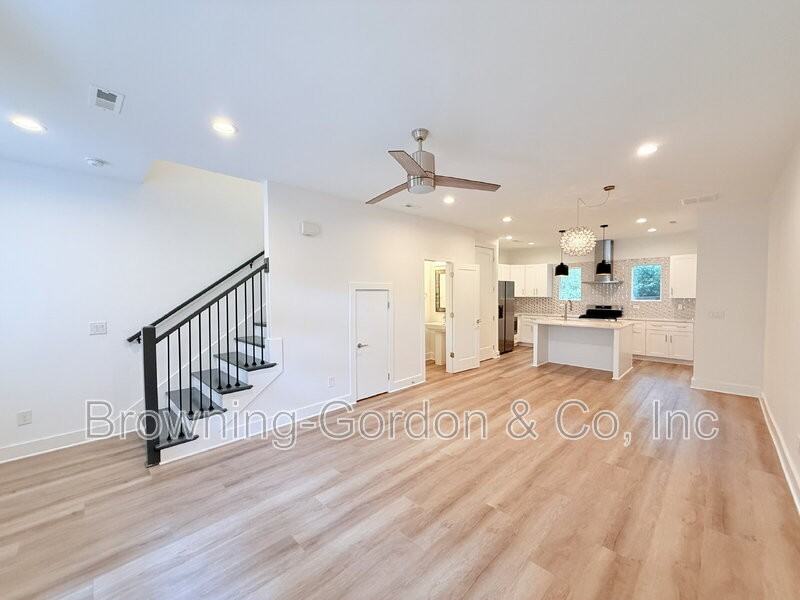 805 Cherokee Ave #4 - Photo 4 of 15