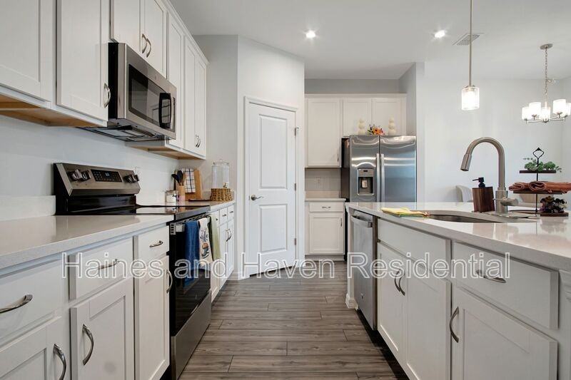 4136 Lavender Ct - Photo 7 of 37