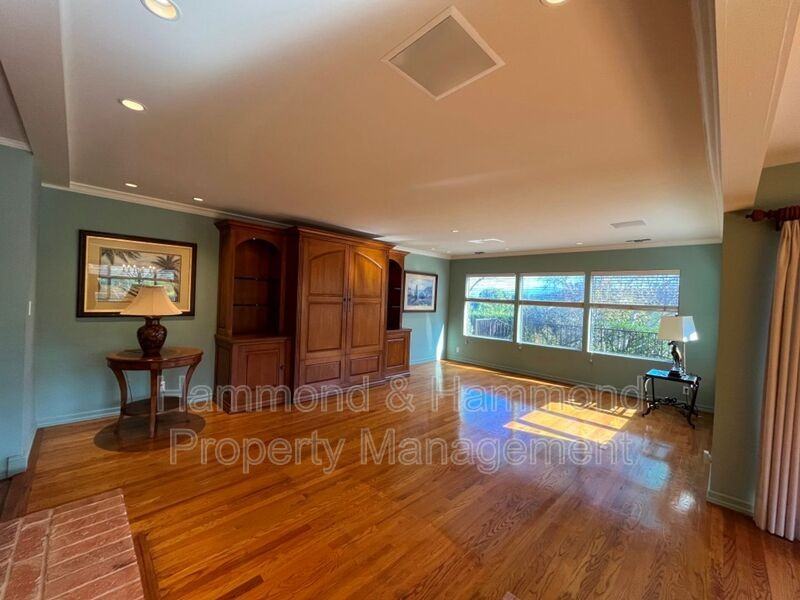 15451 Deerhorn Rd - Photo 4 of 28