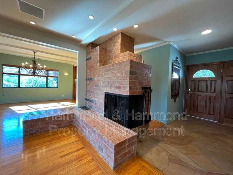 15451 Deerhorn Rd - Photo 6 of 28