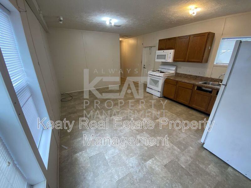 926 S Railroad Ave - Photo 2 of 7