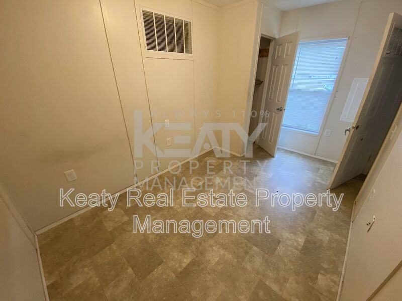 926 S Railroad Ave - Photo 4 of 7