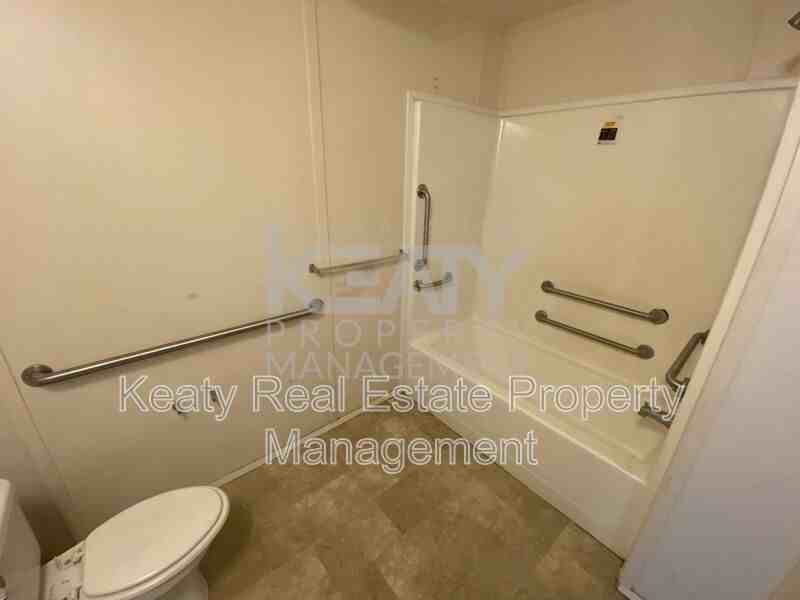 926 S Railroad Ave - Photo 5 of 7