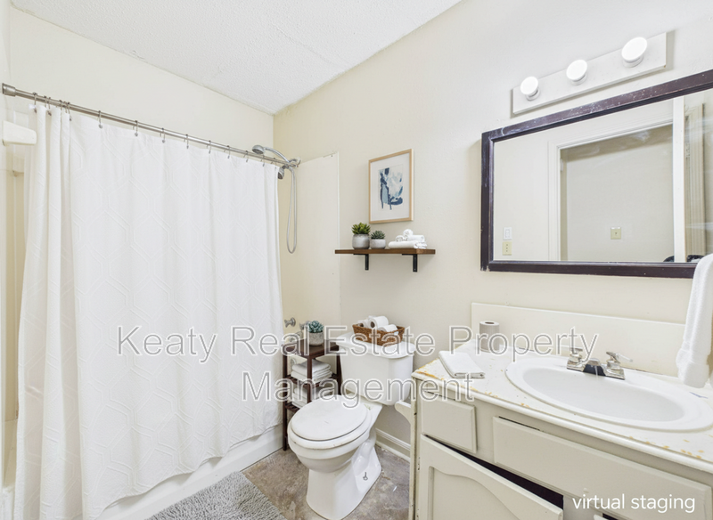 102 Dorchester St #A - Photo 5 of 18