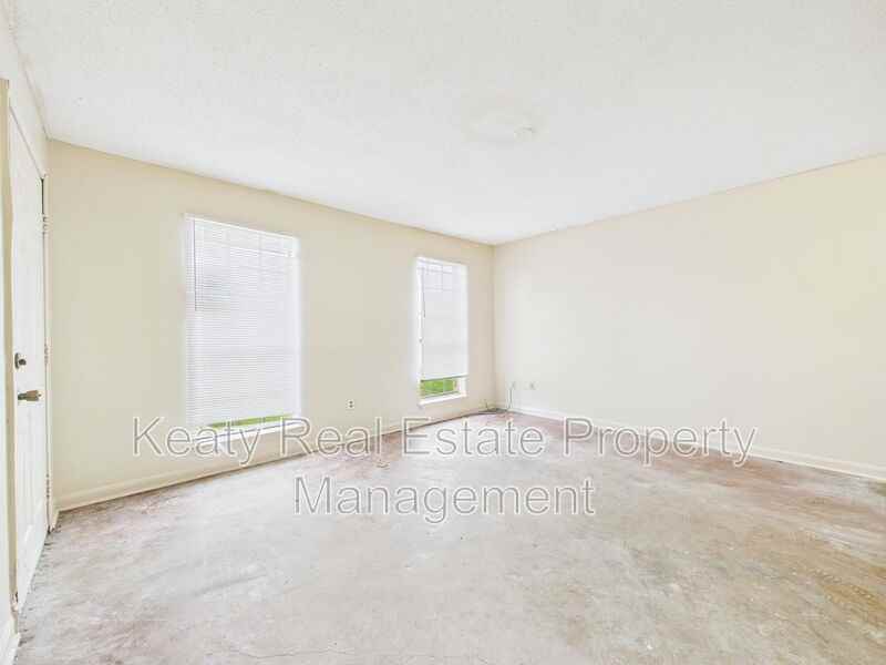 102 Dorchester St #A - Photo 6 of 18