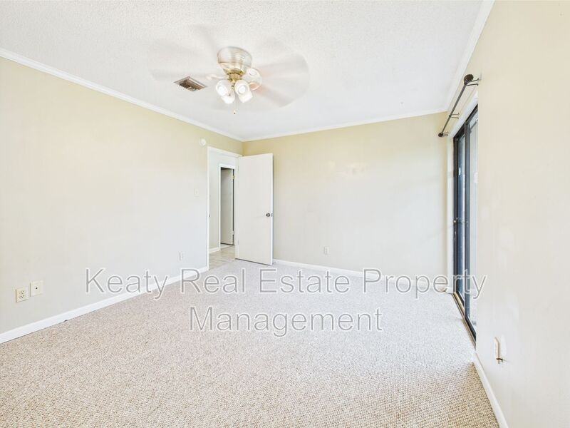 307 Cougar Rdg #1 - Photo 2 of 10