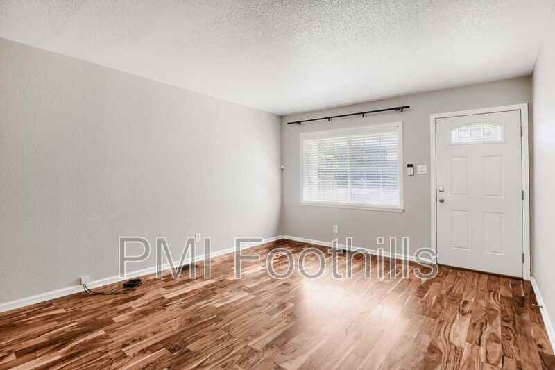 2949 S Dexter Way - Photo 3 of 17