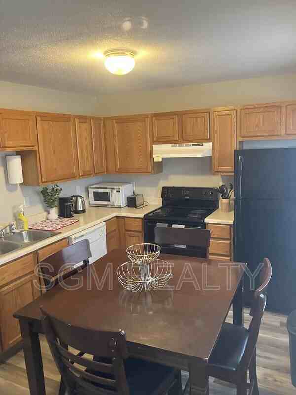 1009 Belle Valley Dr #10 - Photo 4 of 16