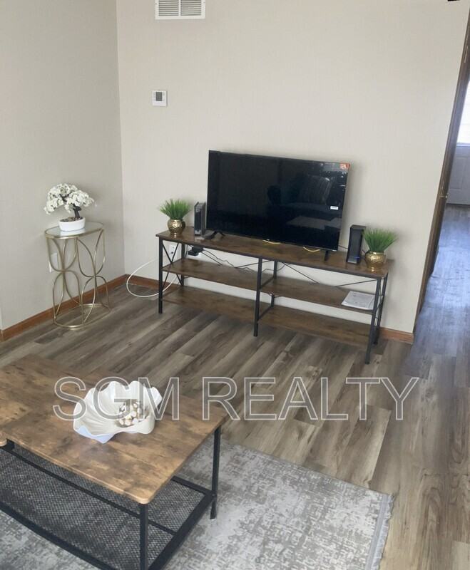 1009 Belle Valley Dr #10 - Photo 5 of 16