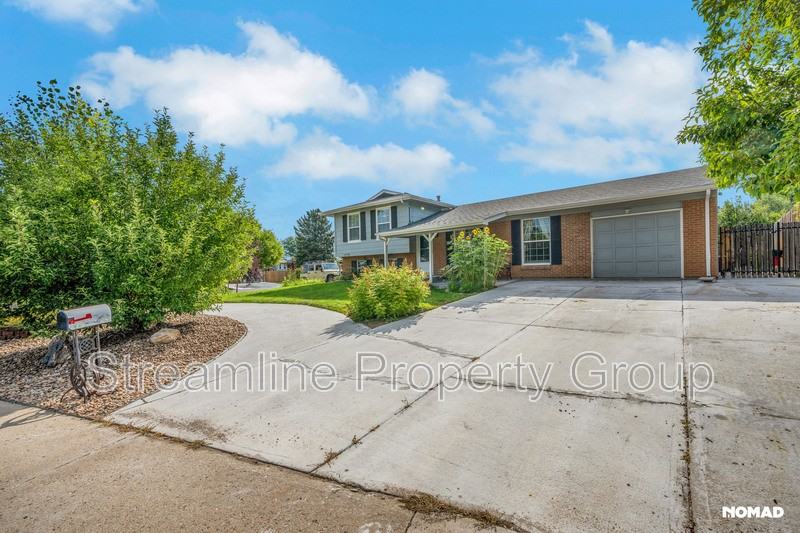 10136 W Keene Ave - Photo 2 of 21