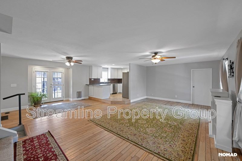 10136 W Keene Ave - Photo 3 of 21